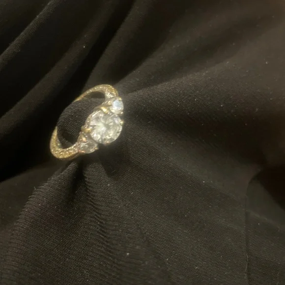 Ring - Picture 1 of 2